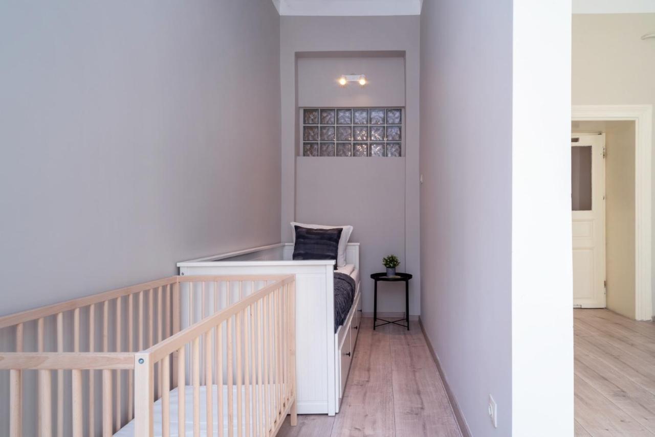 Blue Ribbon Apartment Budapest Bagian luar foto