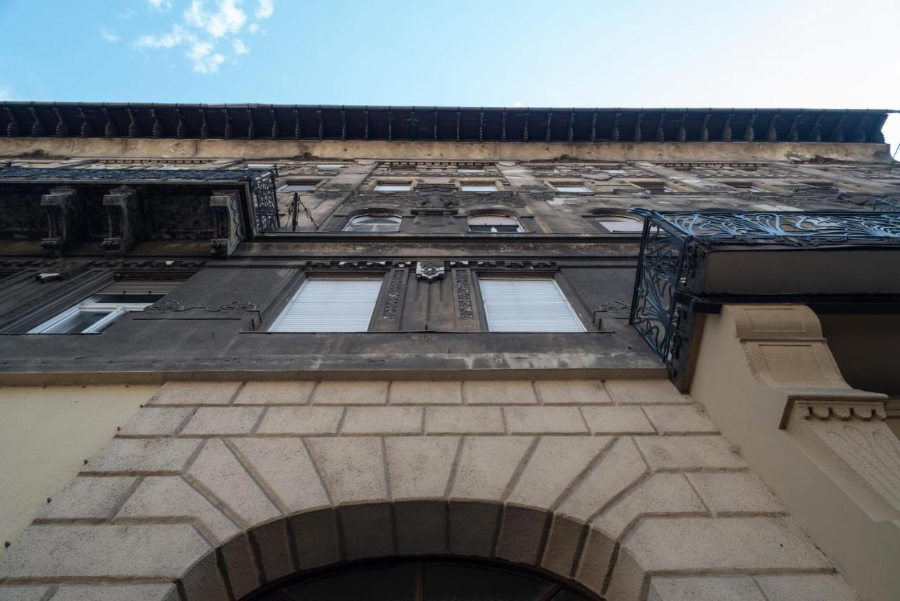 Blue Ribbon Apartment Budapest Bagian luar foto